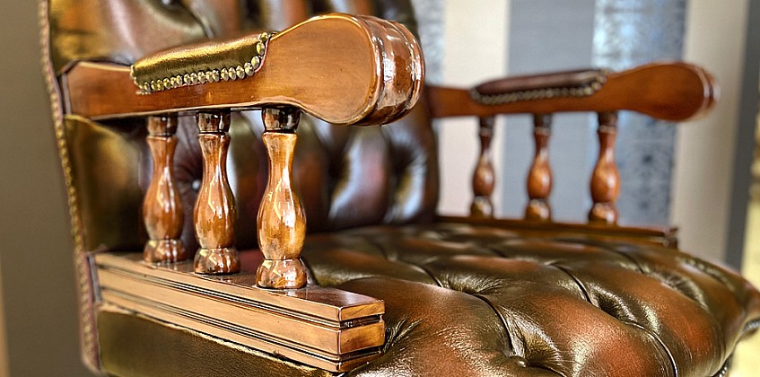 Πολυθρόνα γραφείου brown Chesterfield (203Κ) Πολυθρόνα γραφείου brown Chesterfield (203Κ)