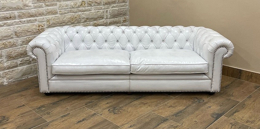 Gymnasium Chesterfield καναπές 240 cm Dirty white
