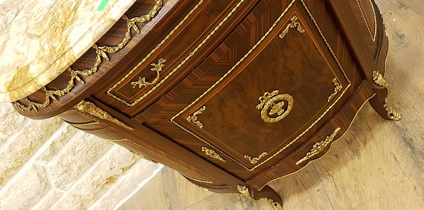 HALFCIRCLED BAHIOU (0016-A) SIDEBOARD LOUIS XV HALFCIRCLED BAHIOU (0016-A) SIDEBOARD LOUIS XV