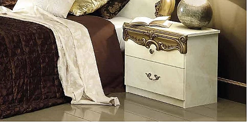 Κομοδίνο κλασικό σε εκρού-χρυσό BAROCCO (BRIG)