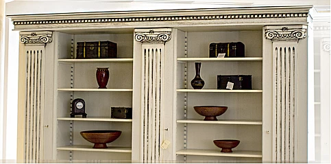 Βιβλιοθήκη Ελληνικής κατασκευής (0001)