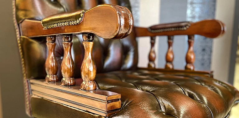 Πολυθρόνα γραφείου brown Chesterfield (203Κ) ΠΟΛΥΘΡΟΝΑ ΓΡΑΦΕΙΟΥ