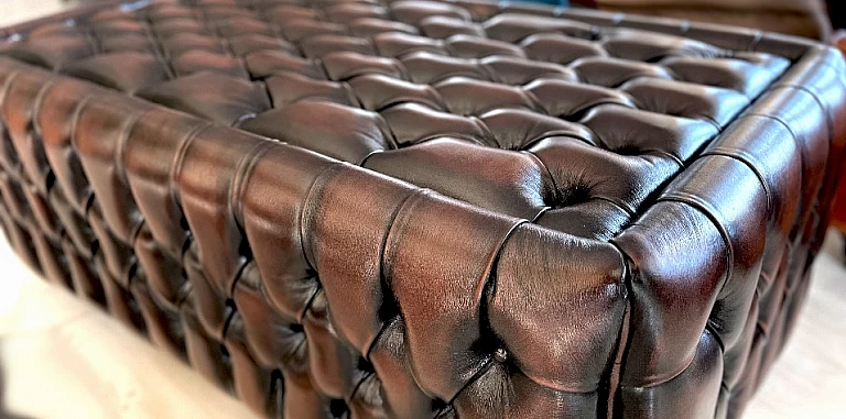 Τραπεζάκι σαλονιού καπιτονέ (202K) ΤΡΑΠΕΖΑΚΙΑ ΣΑΛΟΝΙΟΥ