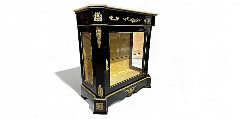 Μπαγιού Louis Quinze με ίσιες Γραμμές και Μπρονζέ Λεπτομέρειες (3004)