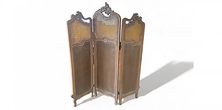 Παραβάν κλασικό με σκάλισμα και ρατάν (0001) ΠΑΡΑΒΑΝ Louis XV