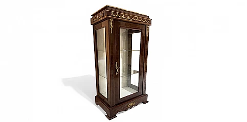 Βιτρίνα κλασική Λουί Κένζ (1503) Βιτρίνα κλασική Λουί Κένζ (1503)