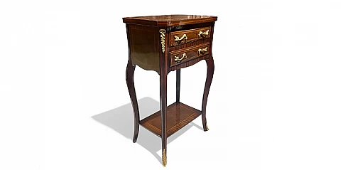 Τραπεζάκι- κομοδίνο σε ρίζα ελιάς (1093) - Έπιπλα Λουϊ Κένζ (Louis Kenz) Τραπεζάκι- κομοδίνο σε ρίζα ελιάς (1093) - Έπιπλα Λουϊ Κένζ (Louis Kenz)