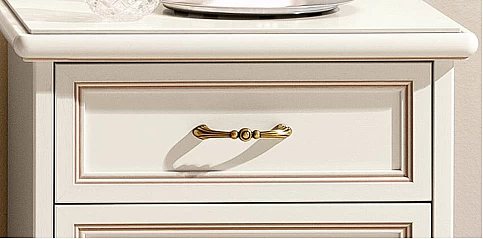 Κομοδίνο λευκή πατίνα 3 συρτάρια NOSTALGIA (RIK3)