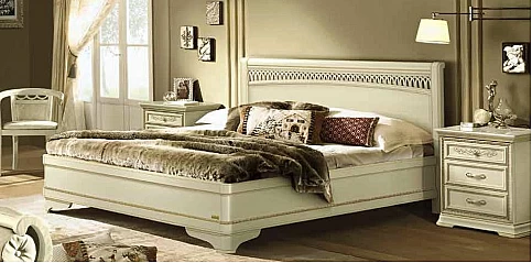 Κρεβάτι υπέρδιπλο με διάτρητο σκάλισμα σε εκρού πατίνα (TORA2)