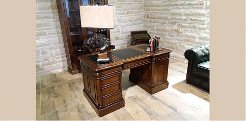 Κλασικό γραφείο Αγγλίας από ξύλο μαονιού (016M) Κλασικό γραφείο Αγγλίας από ξύλο μαονιού (016M)