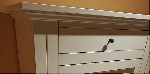 Μπουφές λευκός λάκα (1596) Μπουφές λευκός λάκα (1596)