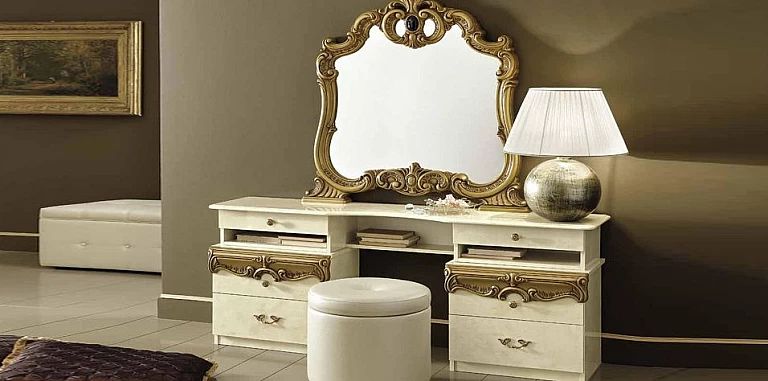 Σκαμπό/πουφ εκρού BAROCCO (BRIV) ΤΑΜΠΟΥΡΕ ΣΚΑΜΠΟ Σκαμπό/πουφ εκρού BAROCCO (BRIV) ΤΑΜΠΟΥΡΕ ΣΚΑΜΠΟ