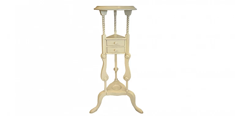 Ανθοστήλη σε εκρού πατίνα (P10) Ανθοστήλη σε εκρού πατίνα (P10)