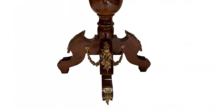 Τραπέζι με μαρκετερί και μπρούτζινα διακοσμητικά (1081) ΤΡΑΠΕΖΑΚΙΑ ΛΑΜΠΑΣ Louis XV Τραπέζι με μαρκετερί και μπρούτζινα διακοσμητικά (1081) ΤΡΑΠΕΖΑΚΙΑ ΛΑΜΠΑΣ Louis XV