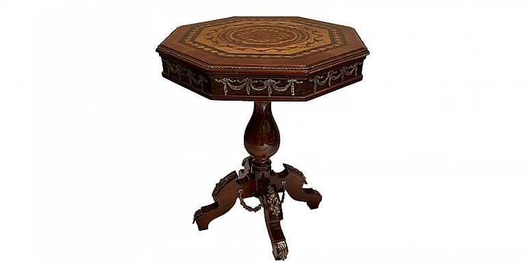 Τραπέζι με μαρκετερί και μπρούτζινα διακοσμητικά (1081) ΤΡΑΠΕΖΑΚΙΑ ΛΑΜΠΑΣ Louis XV Τραπέζι με μαρκετερί και μπρούτζινα διακοσμητικά (1081) ΤΡΑΠΕΖΑΚΙΑ ΛΑΜΠΑΣ Louis XV