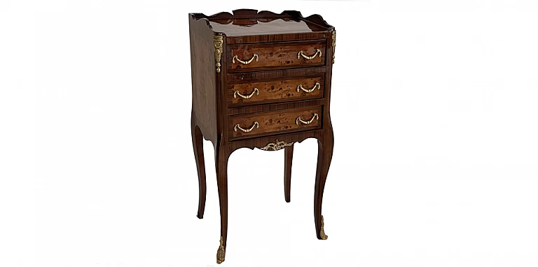 Κομοδίνο κλασικό με τρία συρταράκια (1019-B) ΚΟΜΟΔΙΝΑ ΚΛΑΣΙΚΑ LOUIS XV